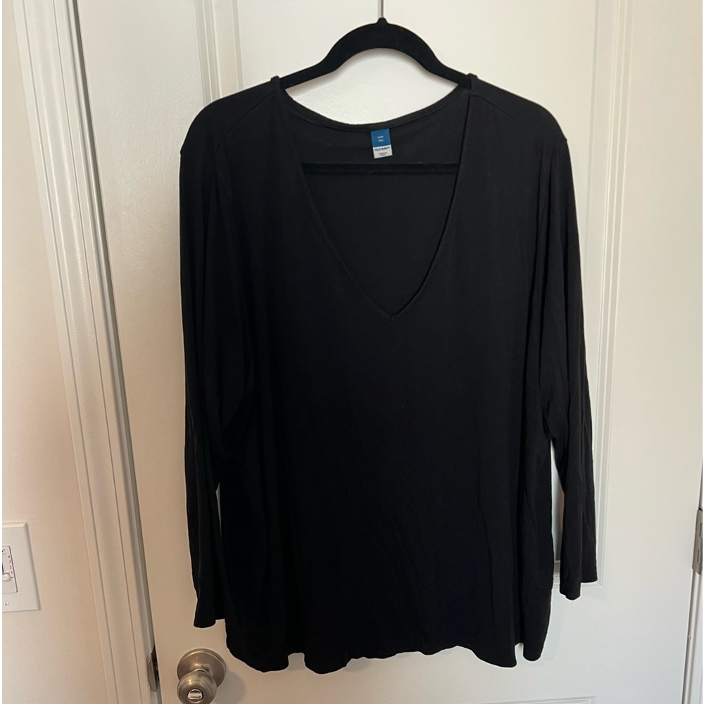 V-Neck long sleeve tee